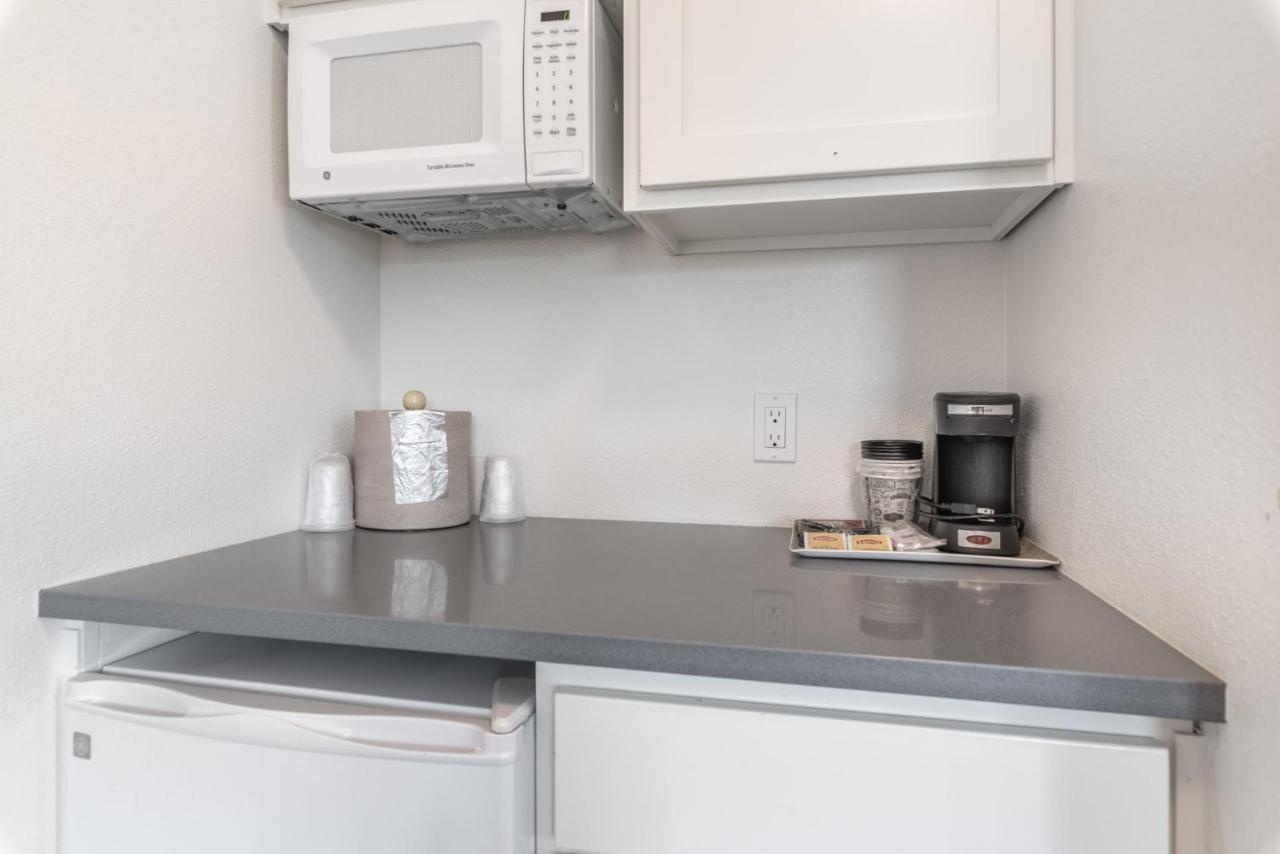 Marshall Suites Bainbridge Island Екстериор снимка